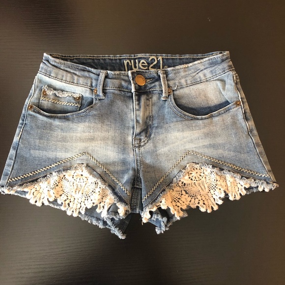 Reu 21 Lace Detail Jean Shorts - Picture 1 of 2